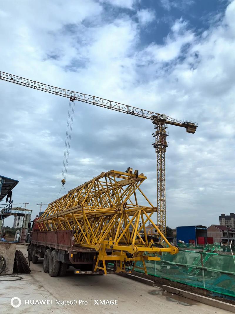 陕西龙胜翔建筑工程 专业提供70塔机长期租赁服务